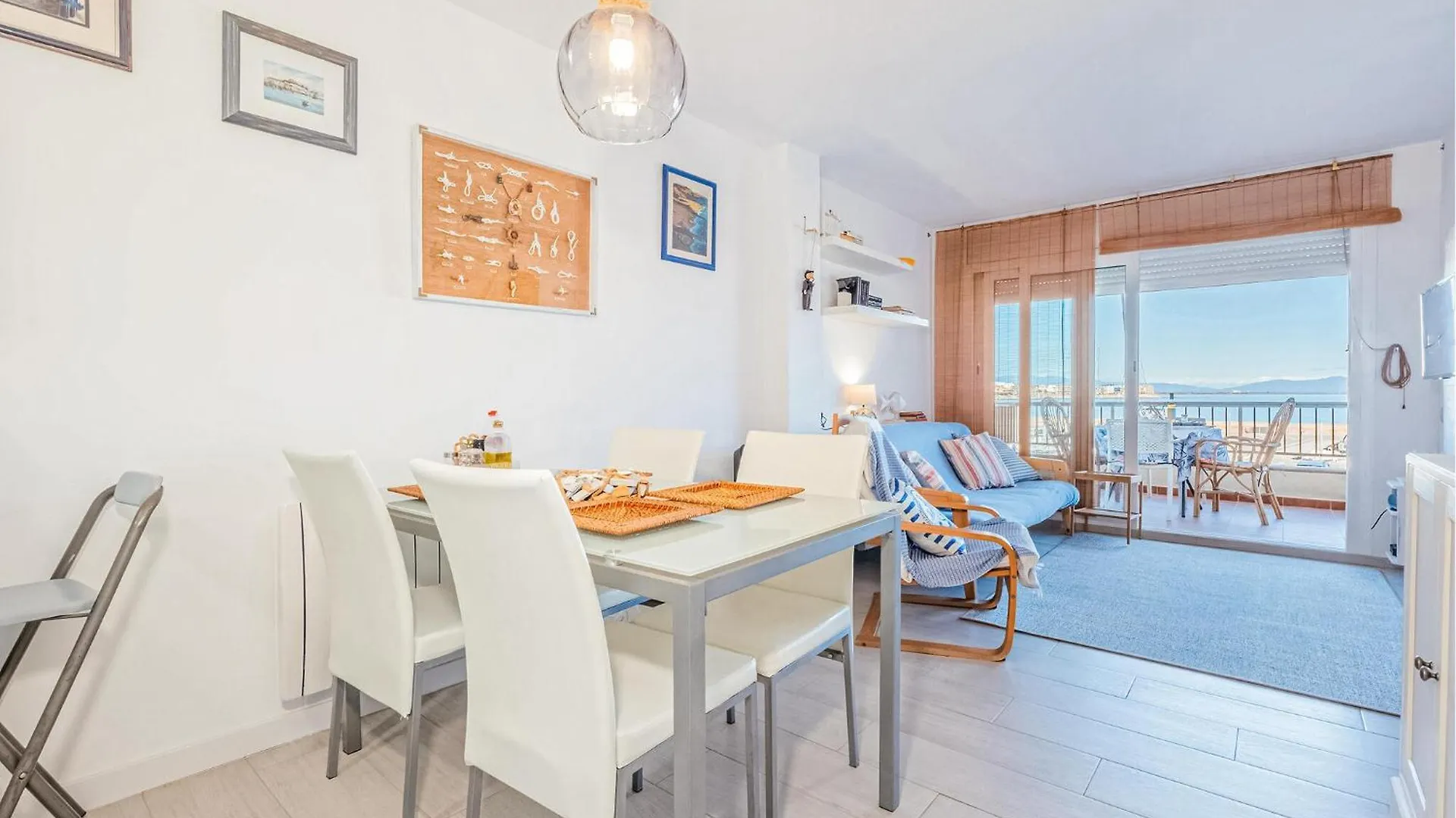 Lovely Apartment In Lescala With Kitchen L'Escala 0*,