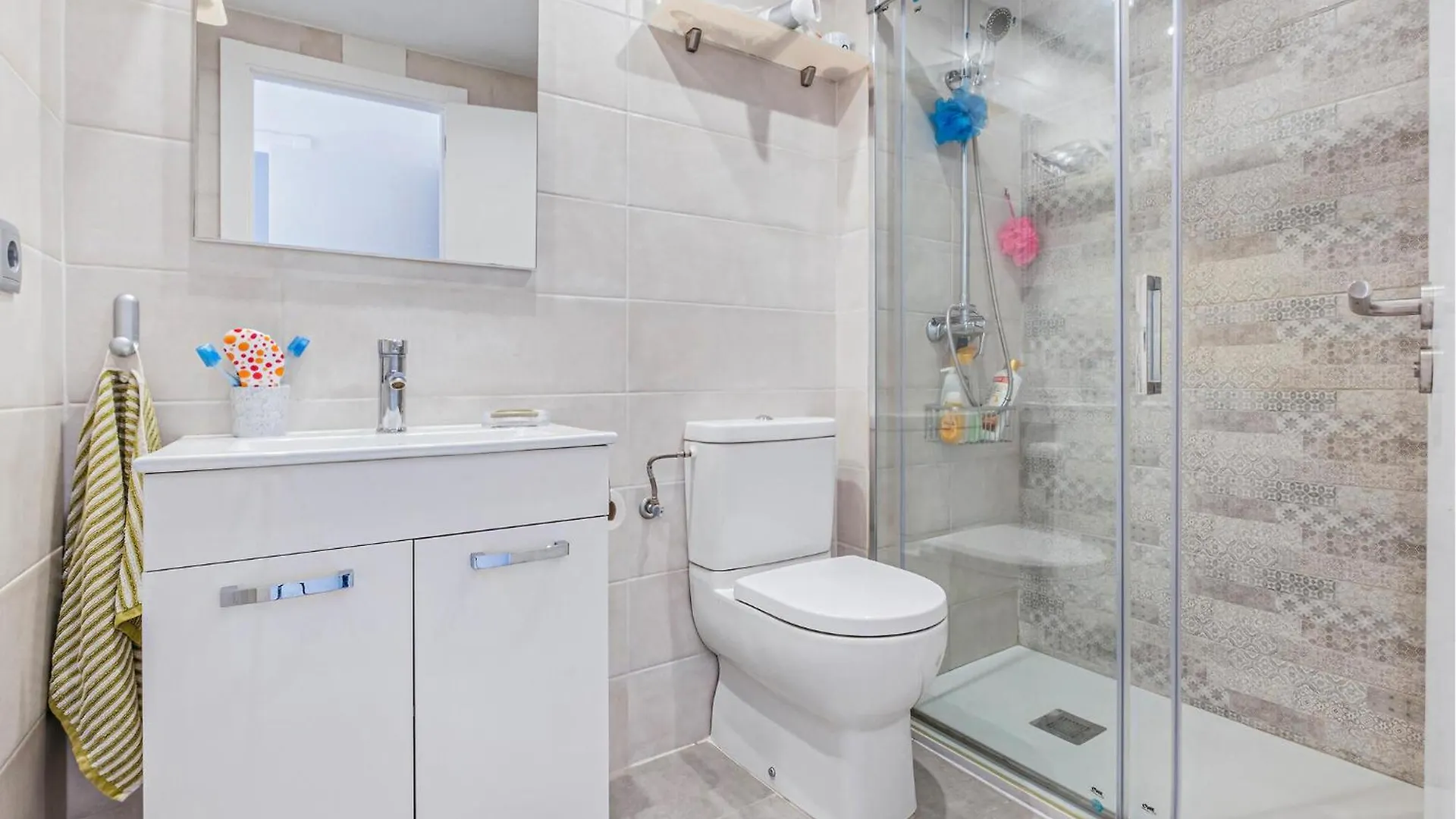 Lovely Apartment In Lescala With Kitchen L'Escala Spain