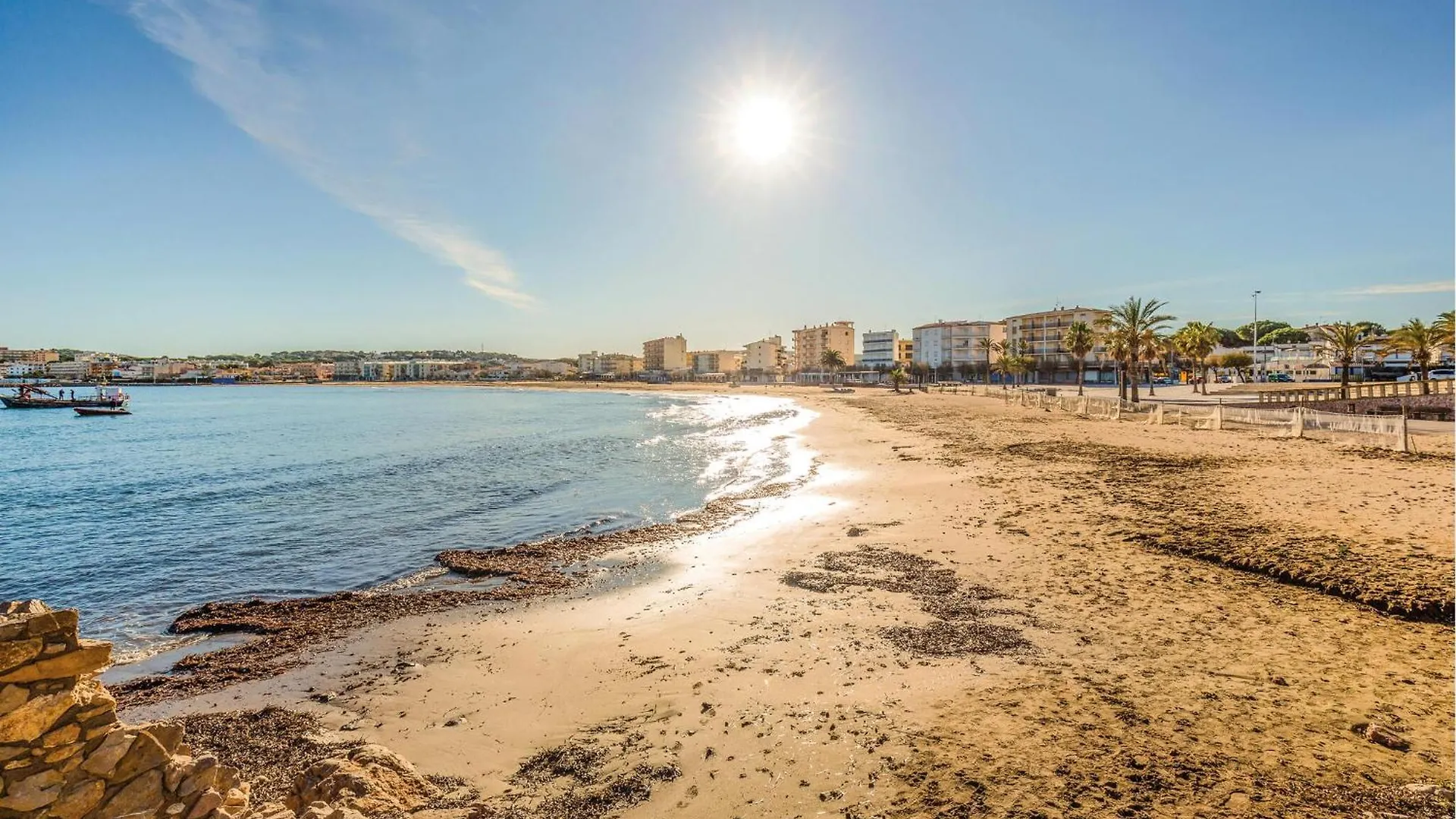 Lovely Apartment In Lescala With Kitchen L'Escala